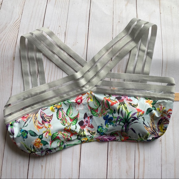 Gibson Latimer Other - GIBSOM LATIMER floral bikini top with grey straps